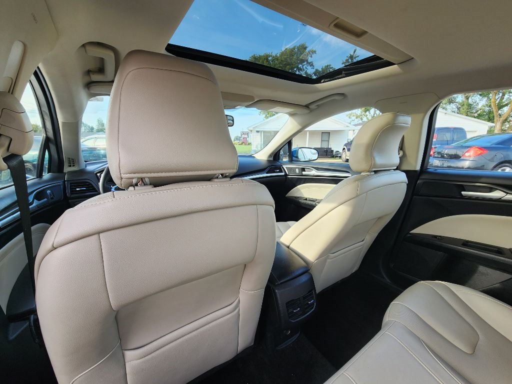 Used 2018 Ford Fusion Titanium AWD/4WD image 18