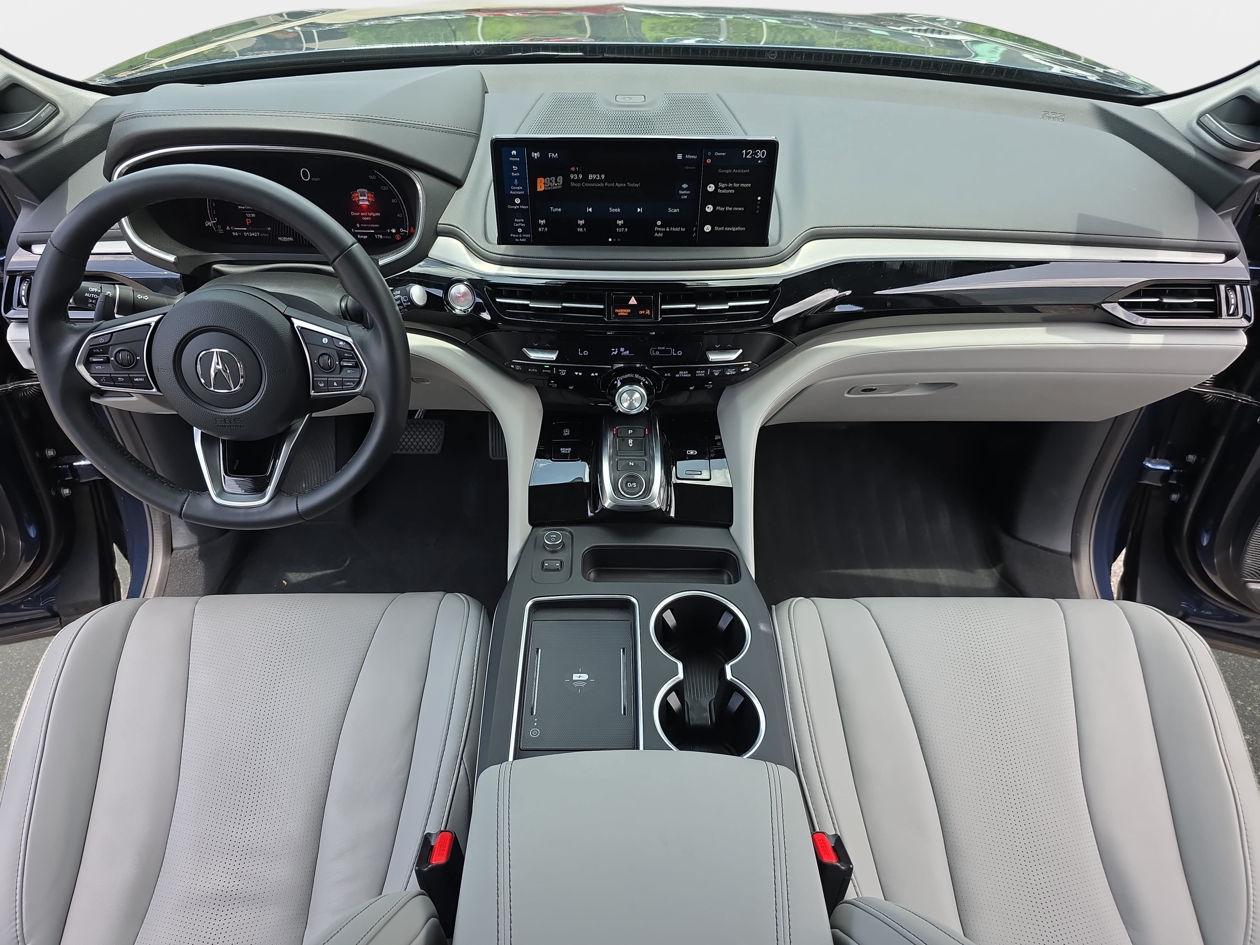 Certified 2025 Acura MDX SH-AWD w/ Technology Package image 9