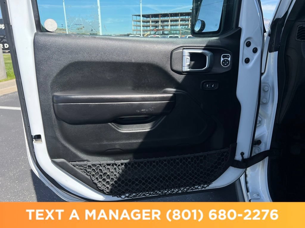 Used 2020 Jeep Wrangler Unlimited Rubicon w/ Dual Top Group AWD/4WD image 10