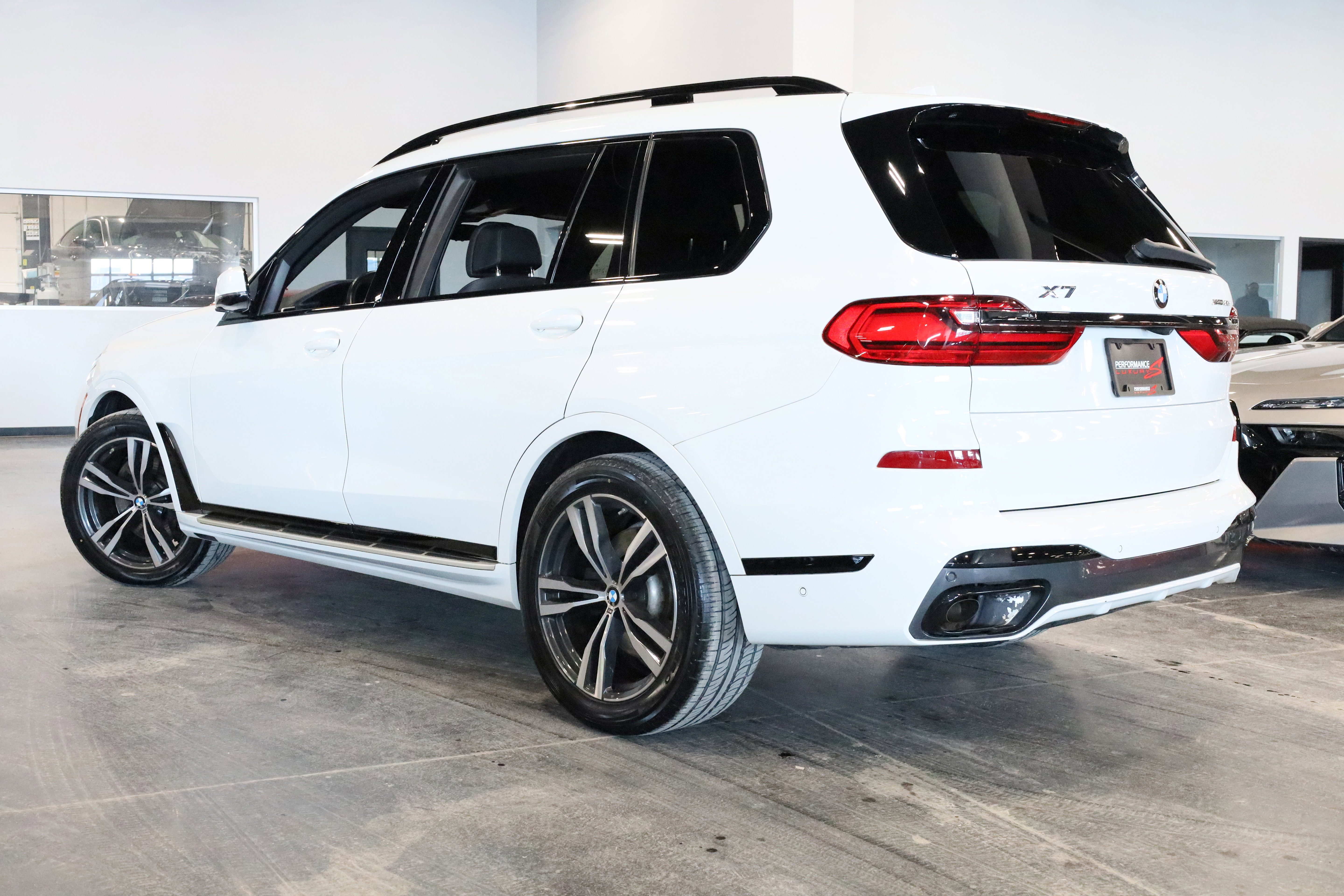 Used 2022 BMW X7 xDrive40i w/ M Sport Package image 4