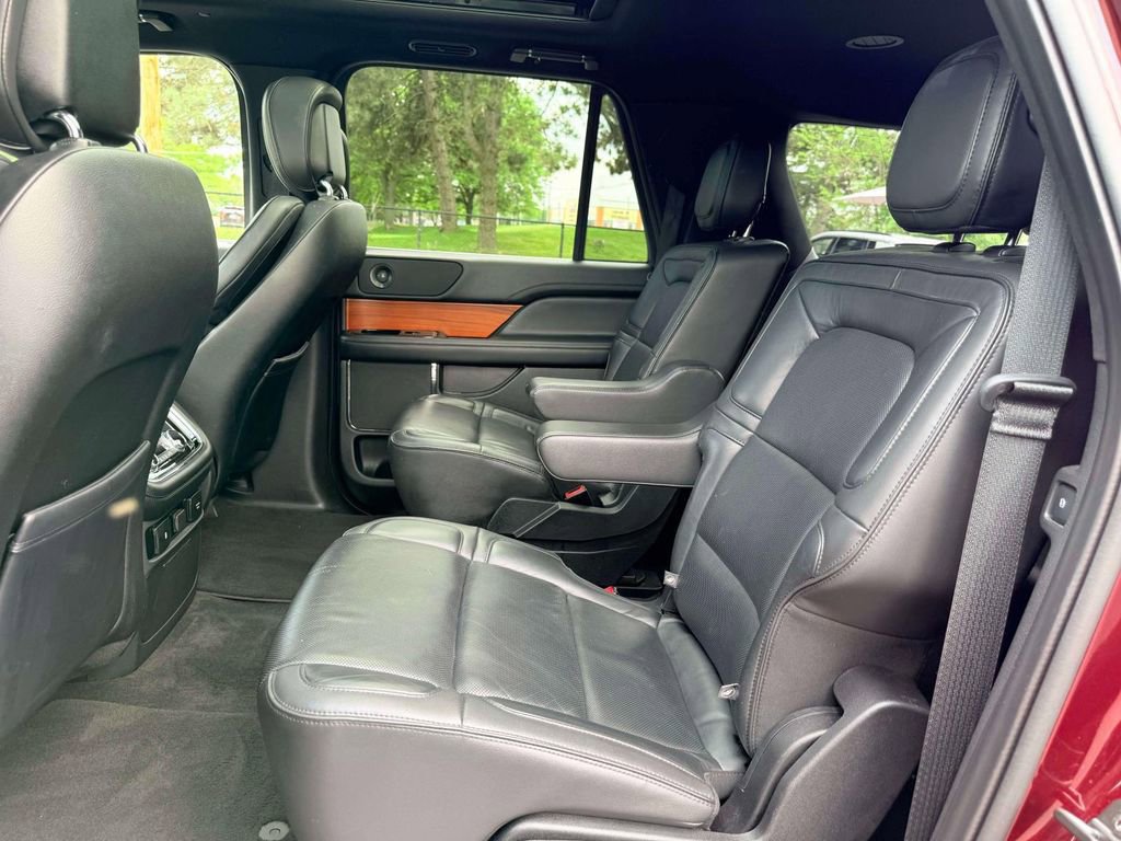 Used 2019 Lincoln Navigator L Select AWD/4WD image 12