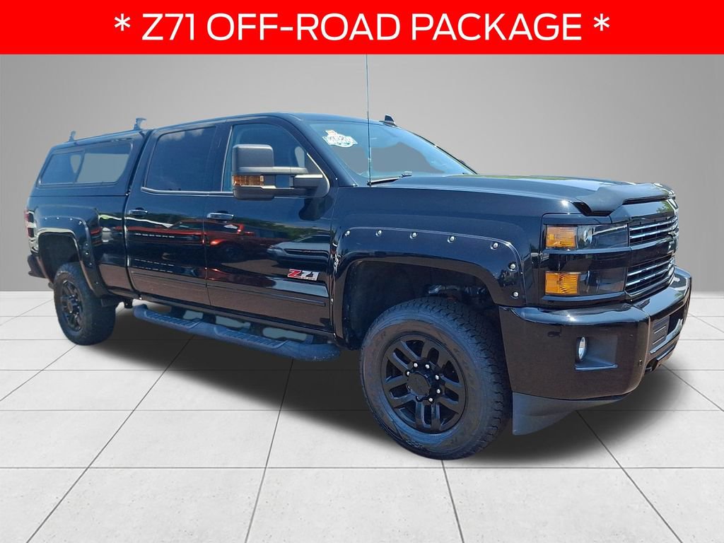 Used 2018 Chevrolet Silverado 2500 LT w/ Midnight Edition AWD/4WD image 3