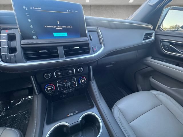 Used 2024 Chevrolet Suburban Z71 w/ Luxury Package AWD/4WD image 3