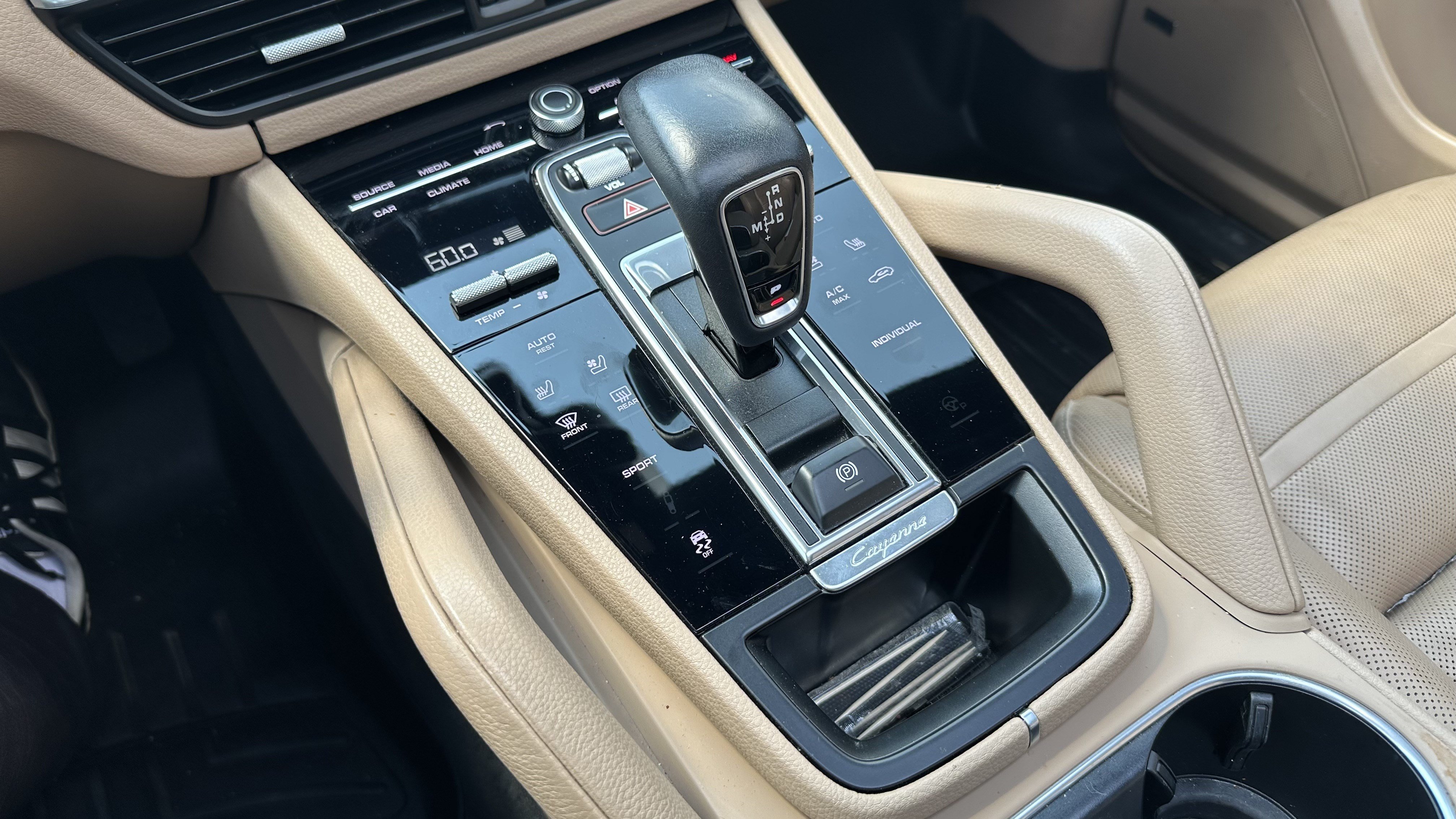 Used 2020 Porsche Cayenne AWD/4WD image 27