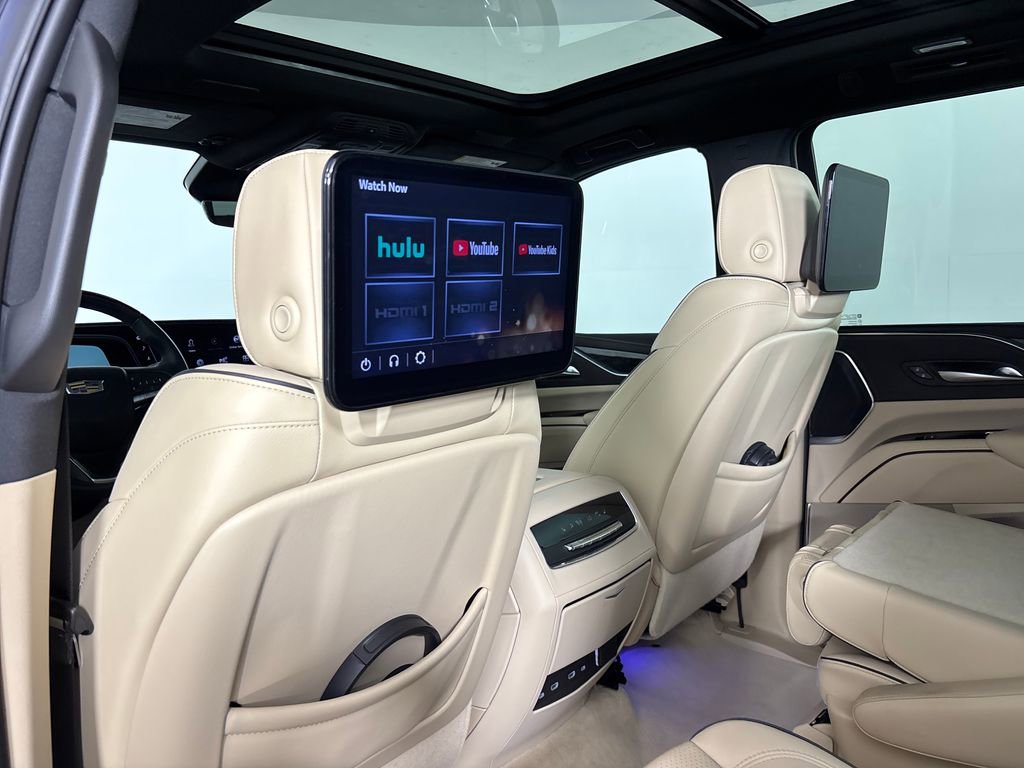 Used 2023 Cadillac Escalade ESV Premium Luxury image 30