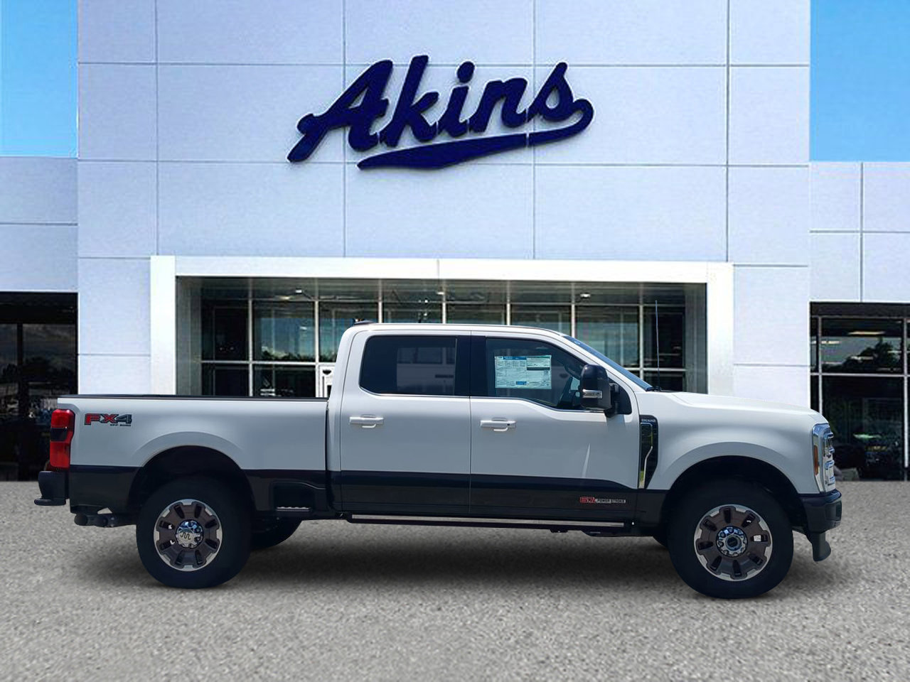 New 2025 Ford F350 King Ranch w/ FX4 Off-Road Package