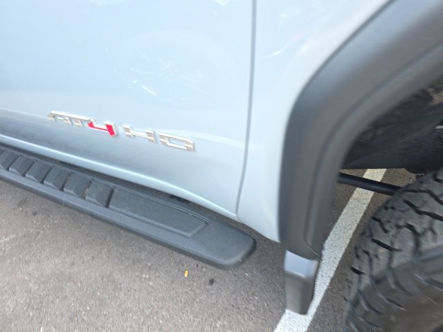 Used 2025 GMC Sierra 2500 AT4 w/ AT4 Premium Plus Package AWD/4WD image 9