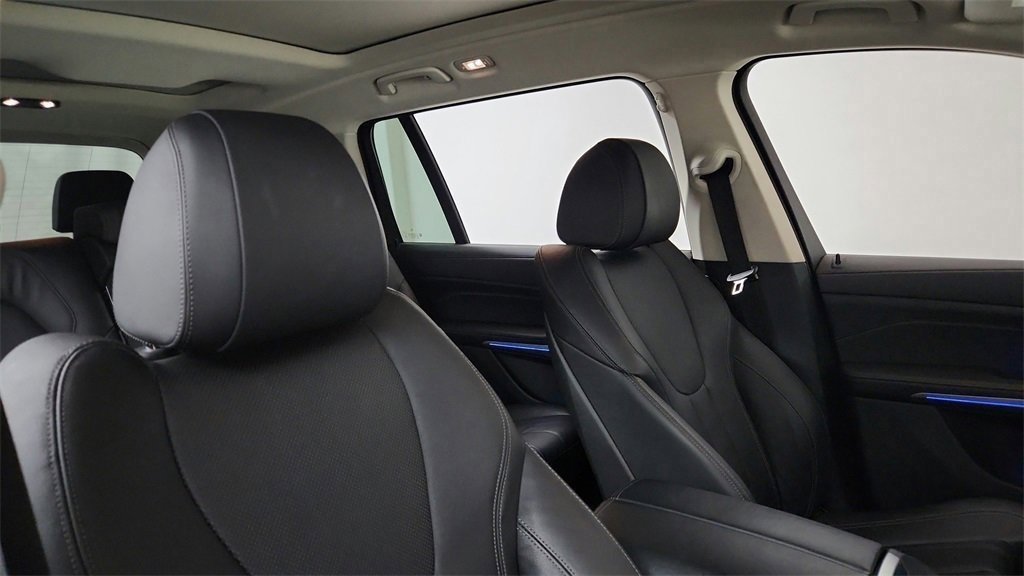 Used 2022 BMW X7 xDrive40i w/ Parking Assistance Package image 13