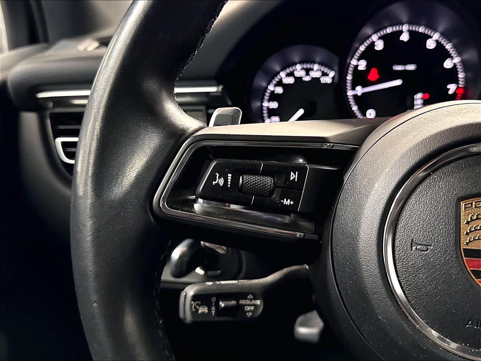 Used 2023 Porsche Macan AWD/4WD image 19