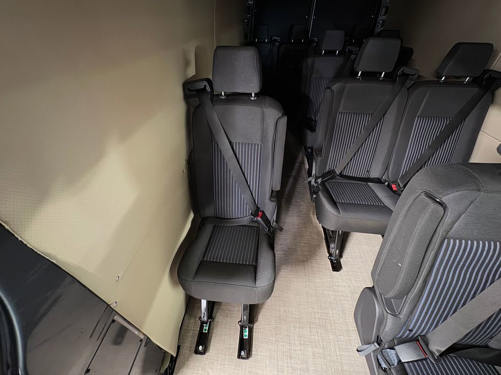 Used 2022 Mercedes-Benz Sprinter 4500 w/ Parking Package image 19