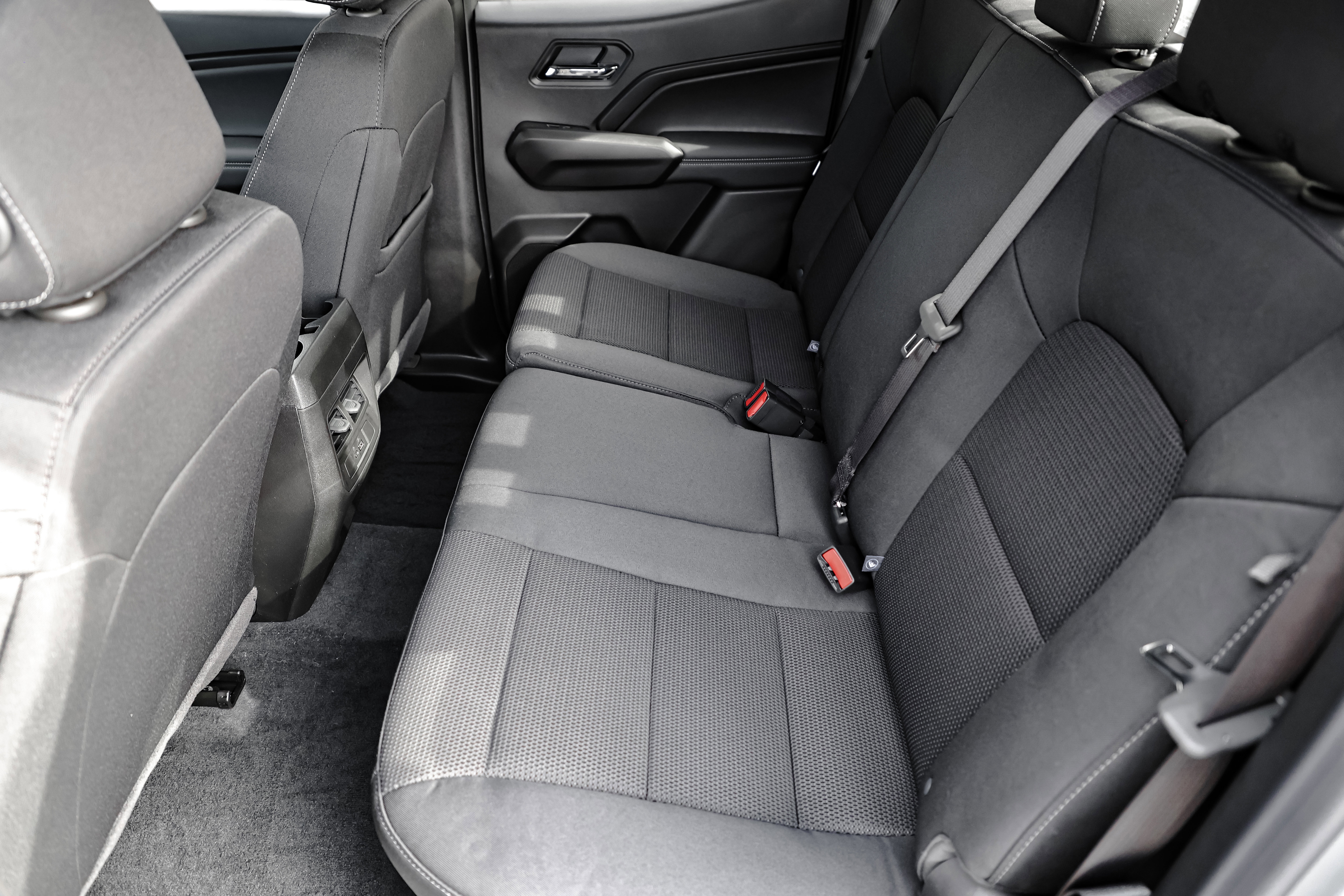 New 2026 GMC Canyon Elevation w/ Convenience Package image 17