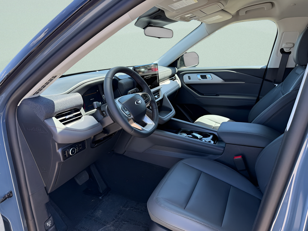 New 2026 Ford Explorer Active w/ Active Comfort Package AWD/4WD image 3