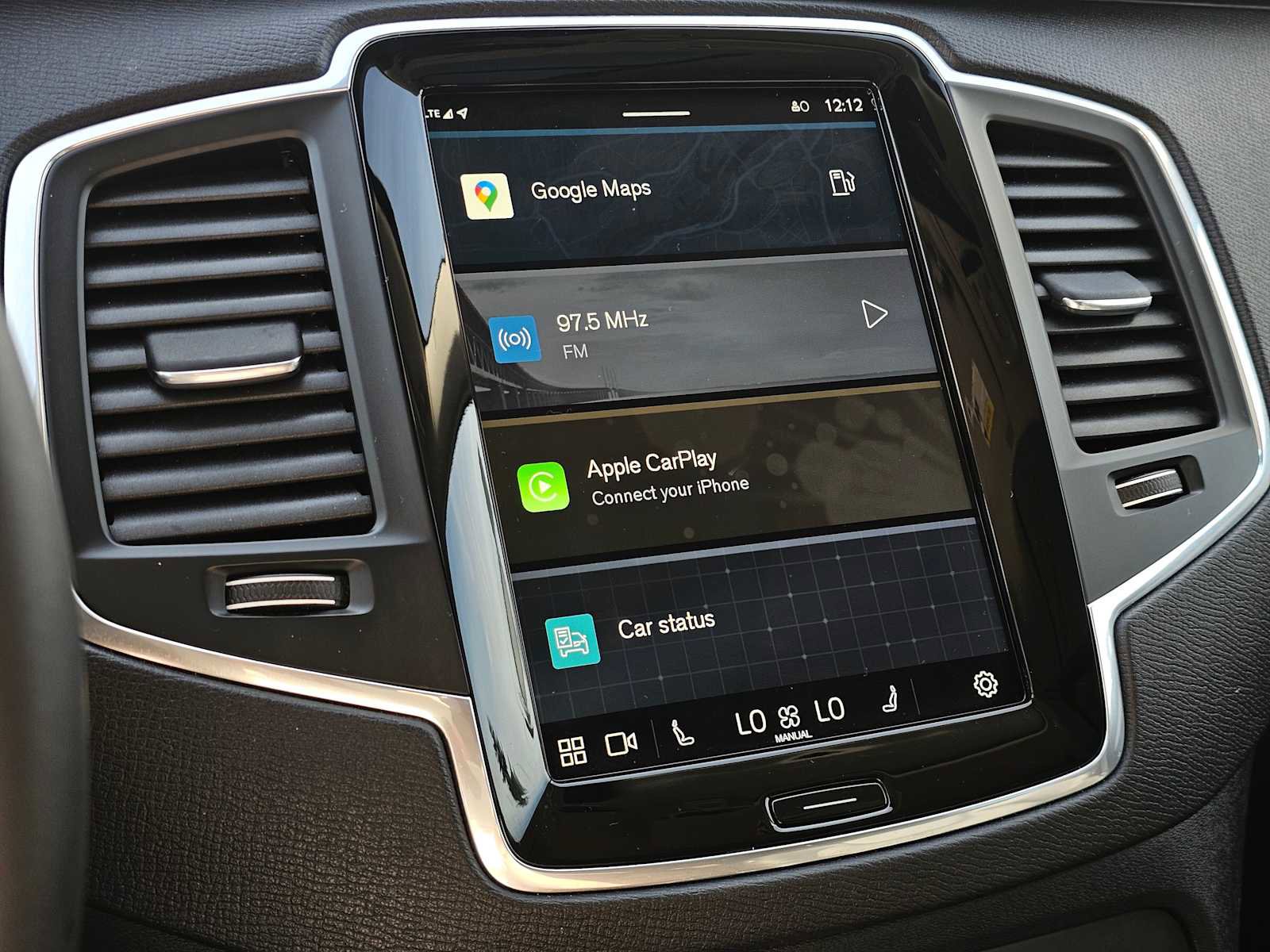 Certified 2025 Volvo XC90 B5 Core AWD/4WD image 28