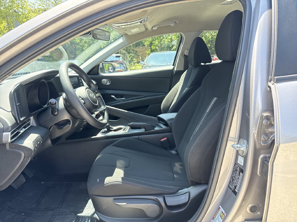 Used 2023 Hyundai Elantra SEL FWD image 13
