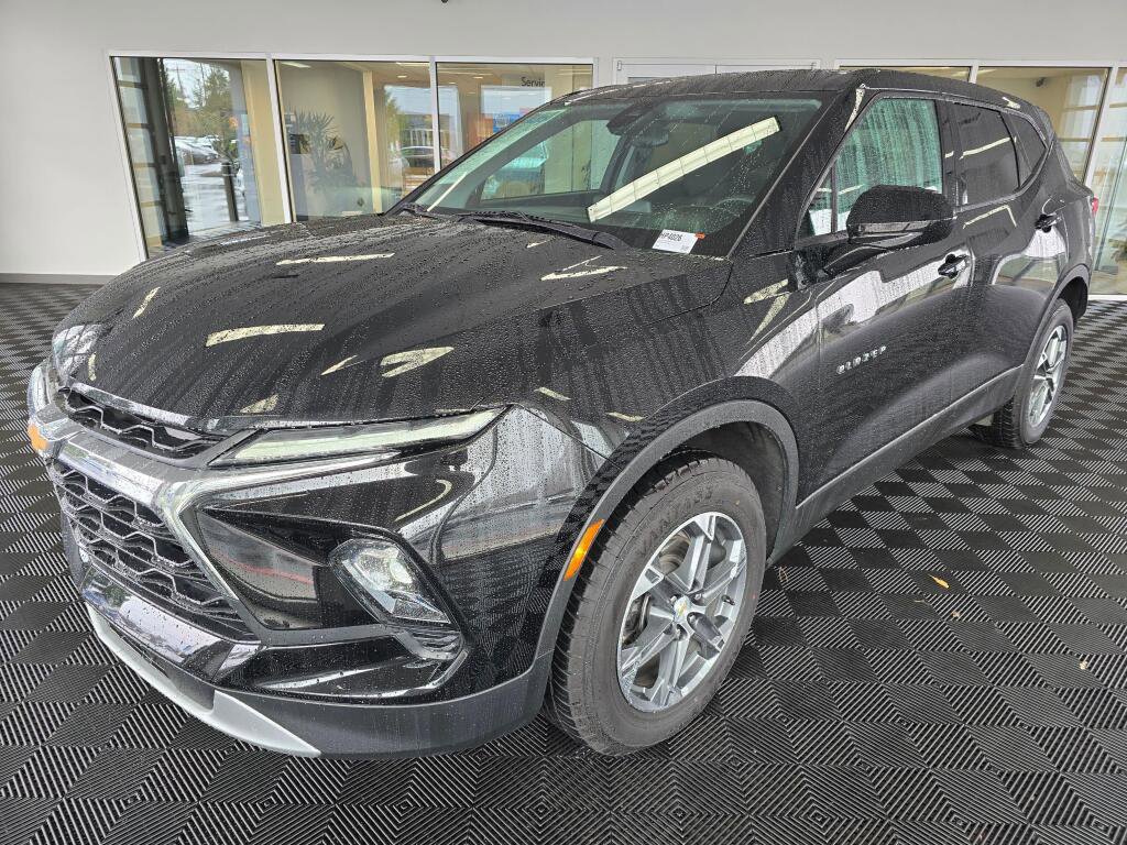 Used 2025 Chevrolet Blazer LT image 8