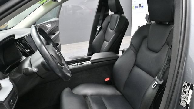 Used 2019 Volvo XC60 T6 Momentum w/ Advanced Package AWD/4WD image 25