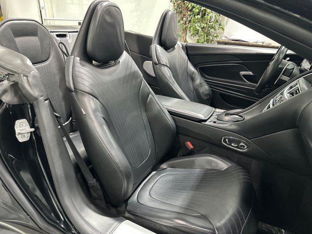 Used 2019 Aston Martin DB11 Volante RWD image 56