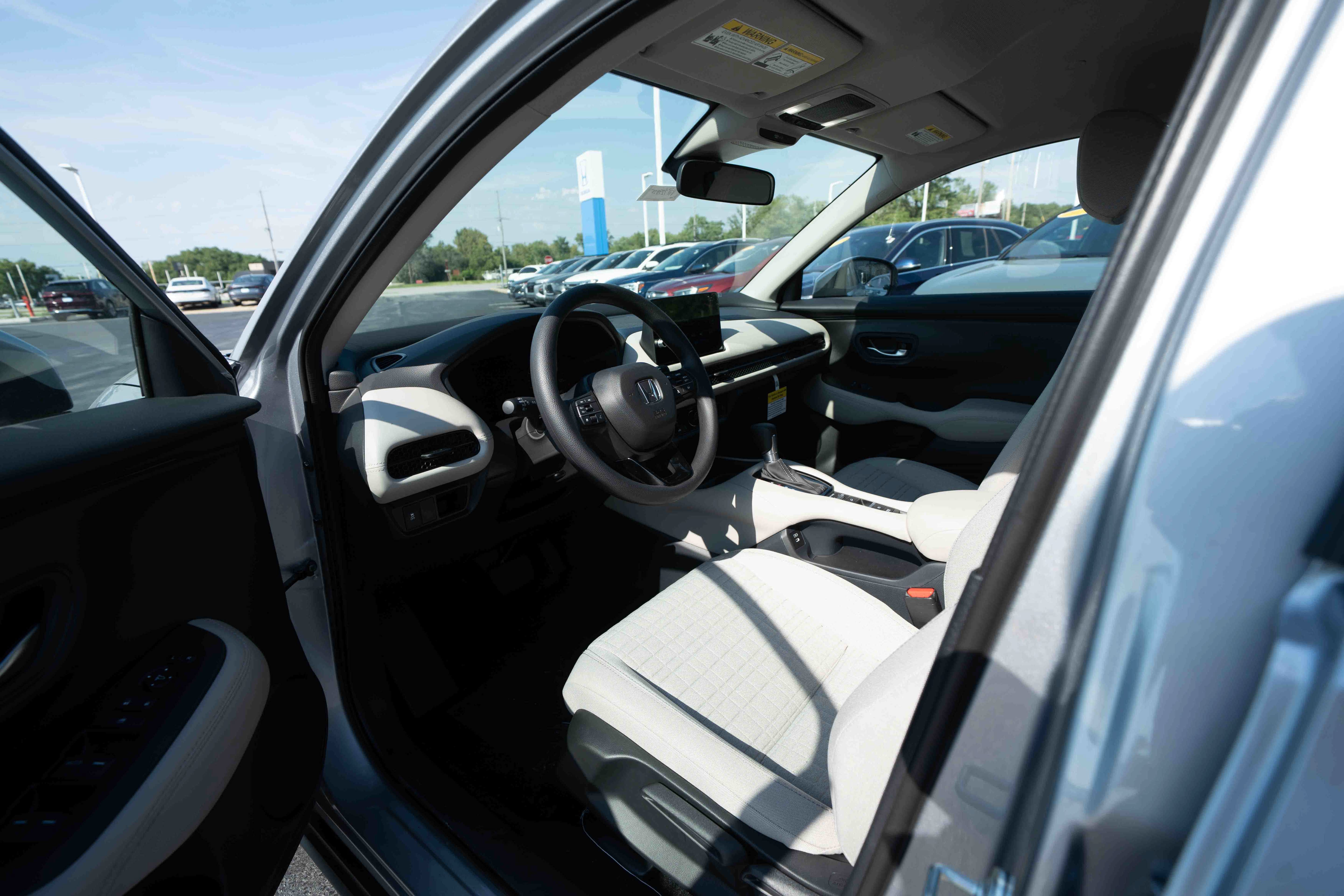 New 2027 Honda HR-V LX image 8