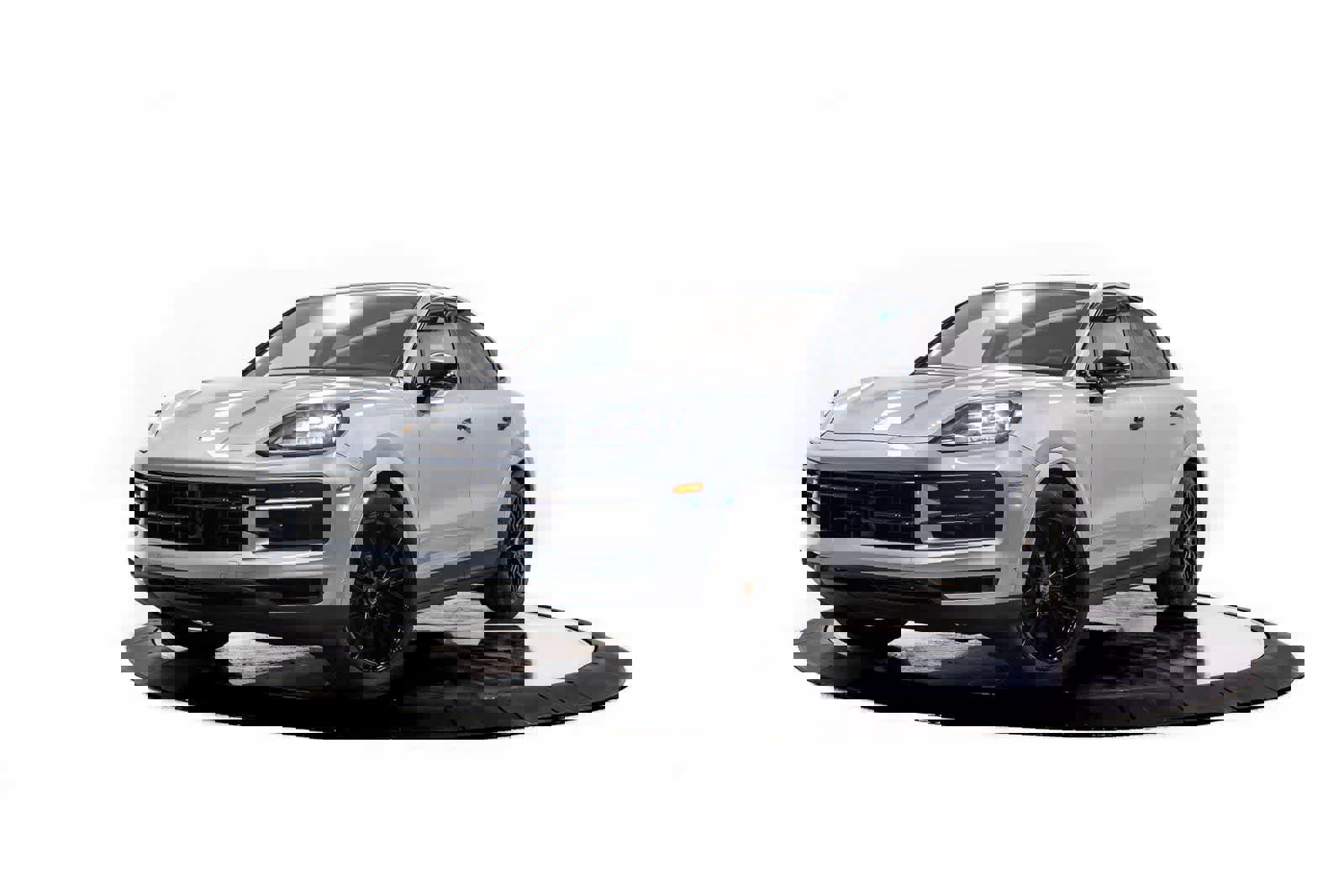 Certified 2025 Porsche Cayenne S image 1