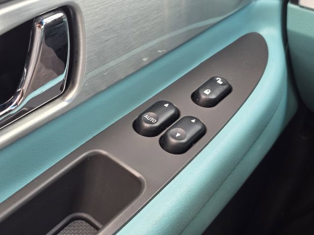 Used 2002 Ford Thunderbird image 15