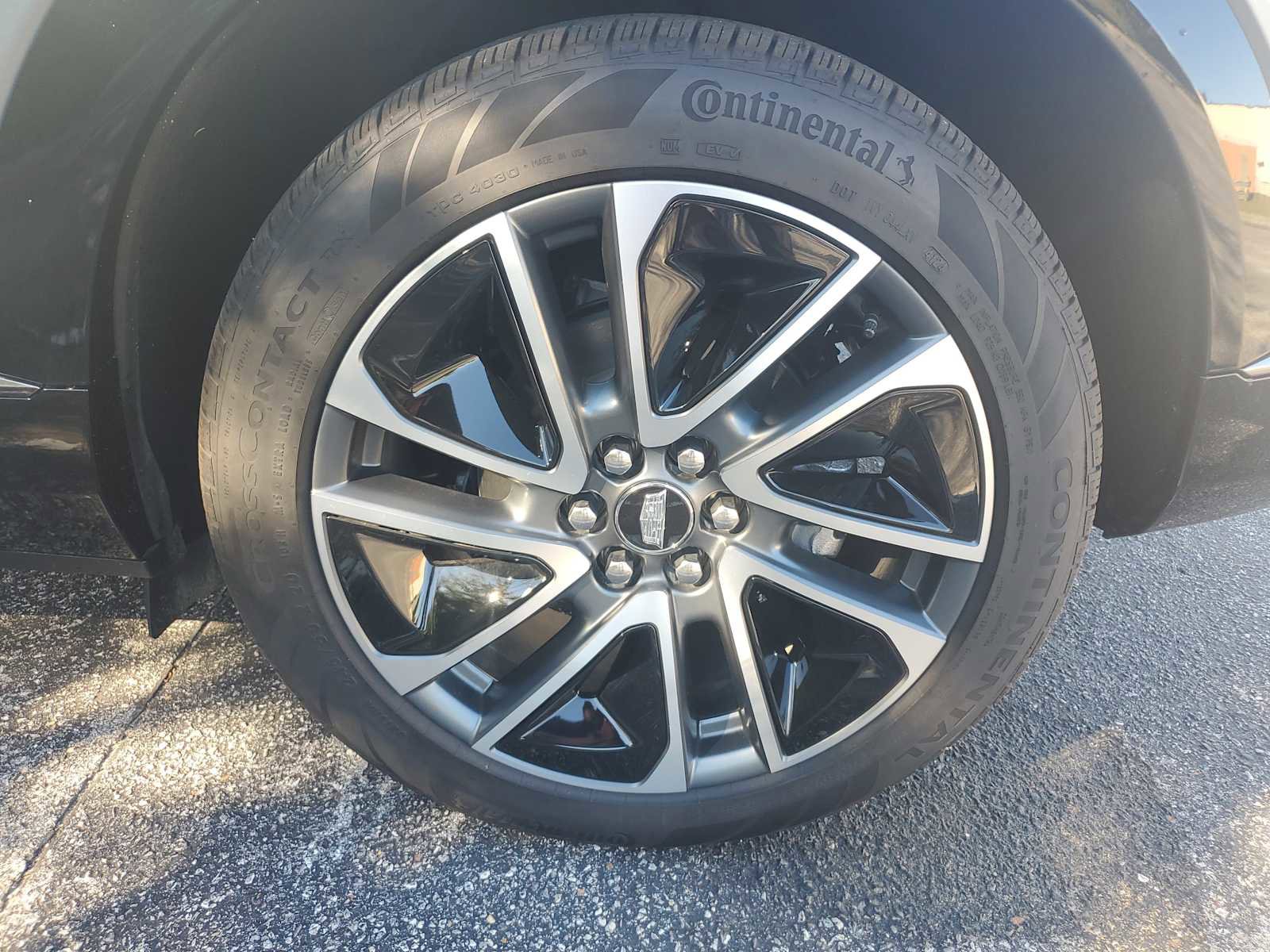 New 2025 Cadillac Optiq Sport 1 image 9