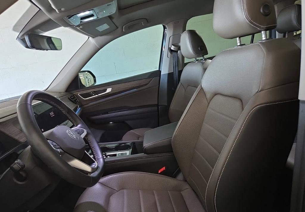 Used 2025 Volkswagen Atlas SEL image 4