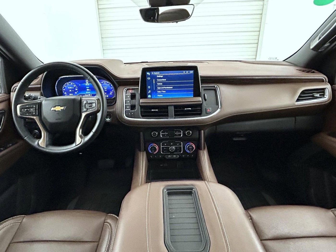 Used 2023 Chevrolet Suburban High Country AWD/4WD image 14