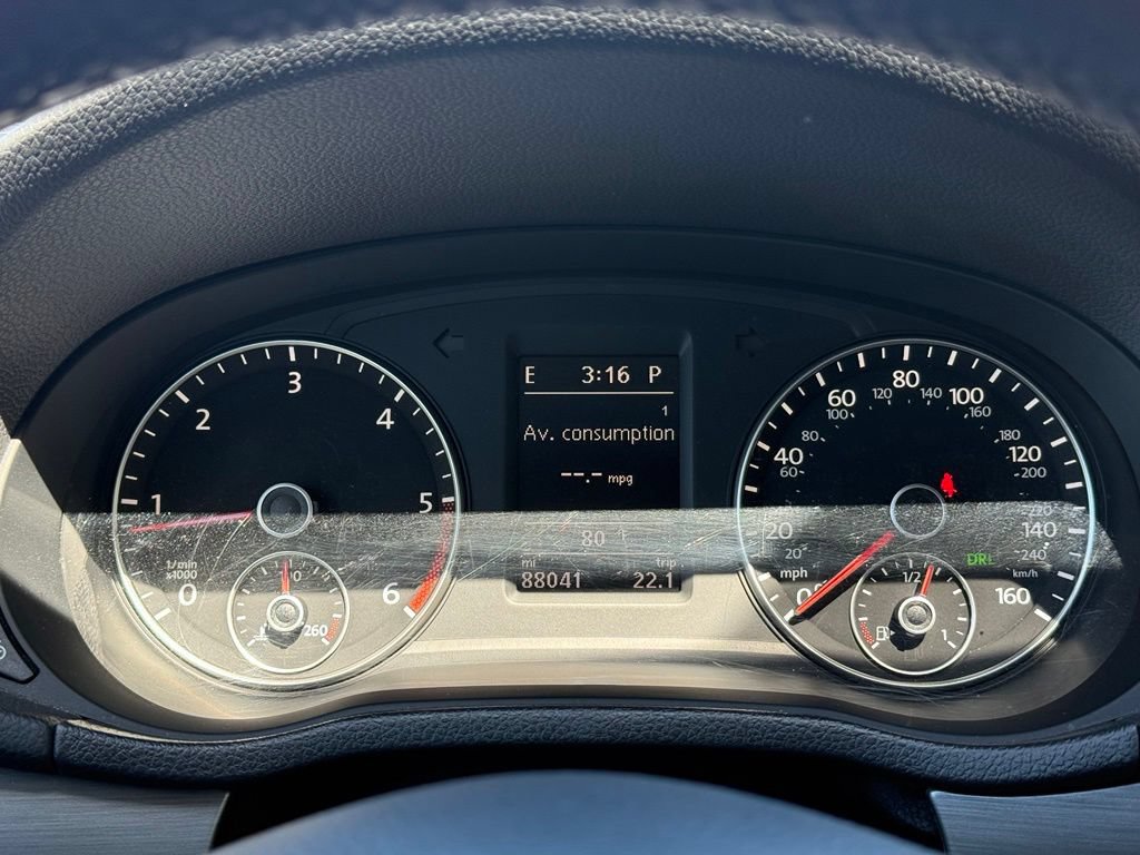 Used 2014 Volkswagen Passat TDI SE FWD image 29