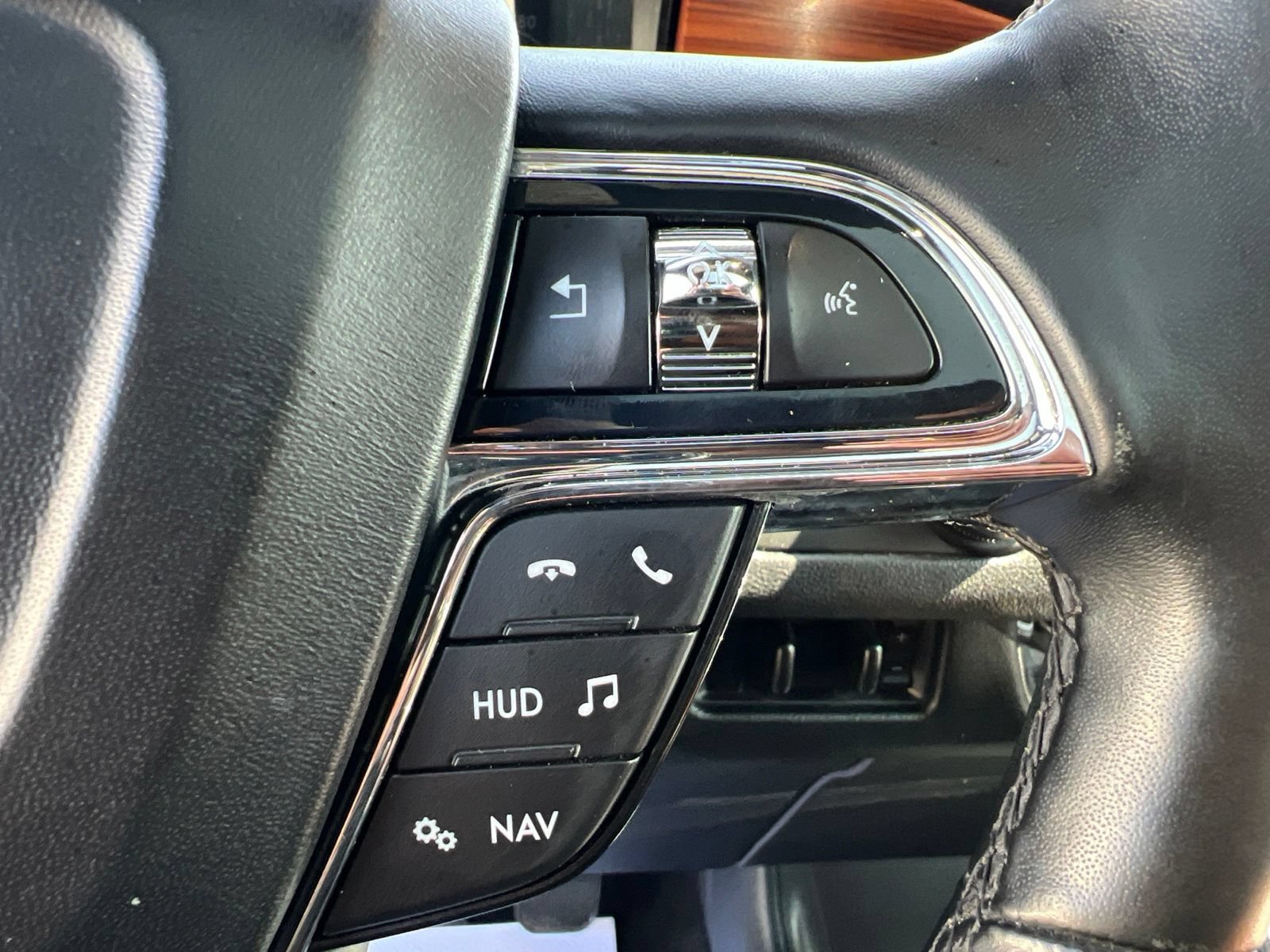 Used 2019 Lincoln Navigator L Reserve AWD/4WD image 21