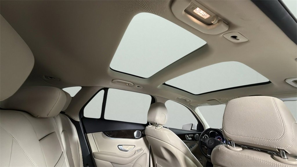 Used 2017 Mercedes-Benz GLC 300 4MATIC image 35