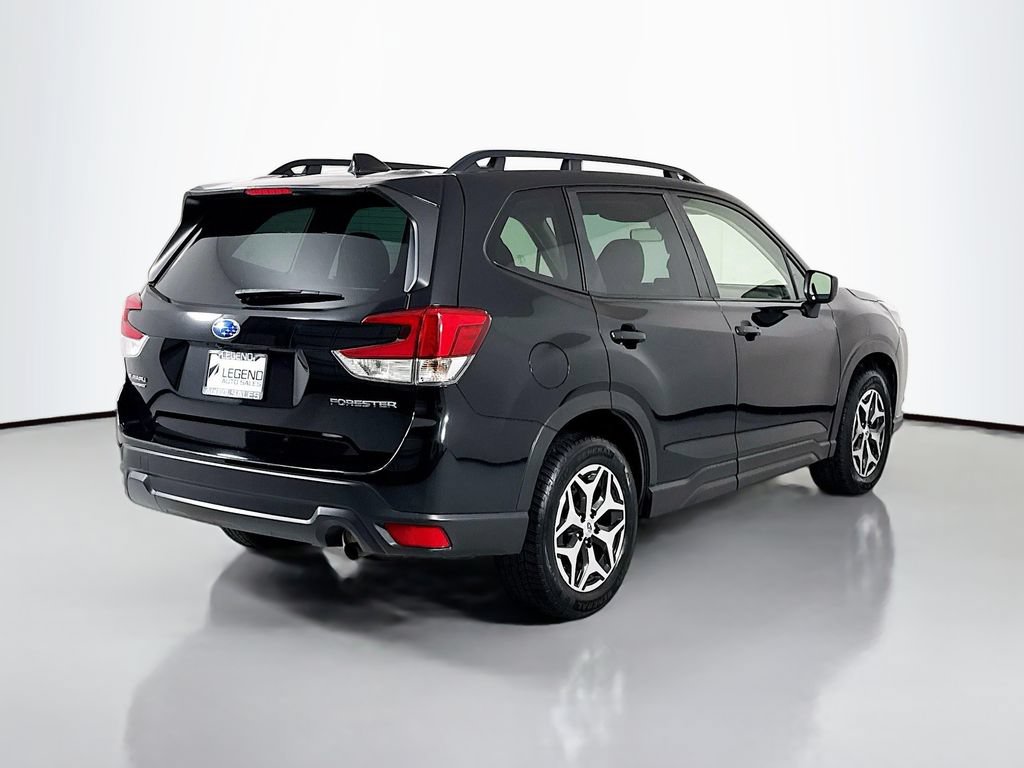 Used 2022 Subaru Forester Premium AWD/4WD image 5