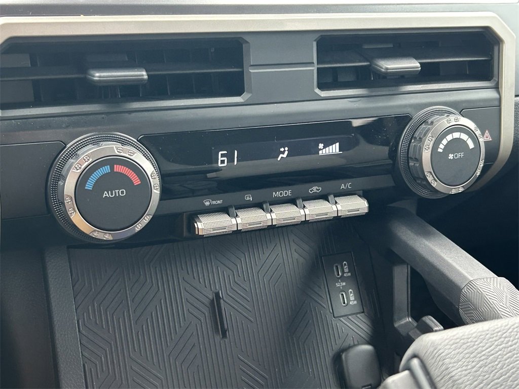 Used 2025 Toyota Tacoma TRD Sport image 32