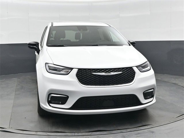 New 2026 Chrysler Pacifica Select image 9