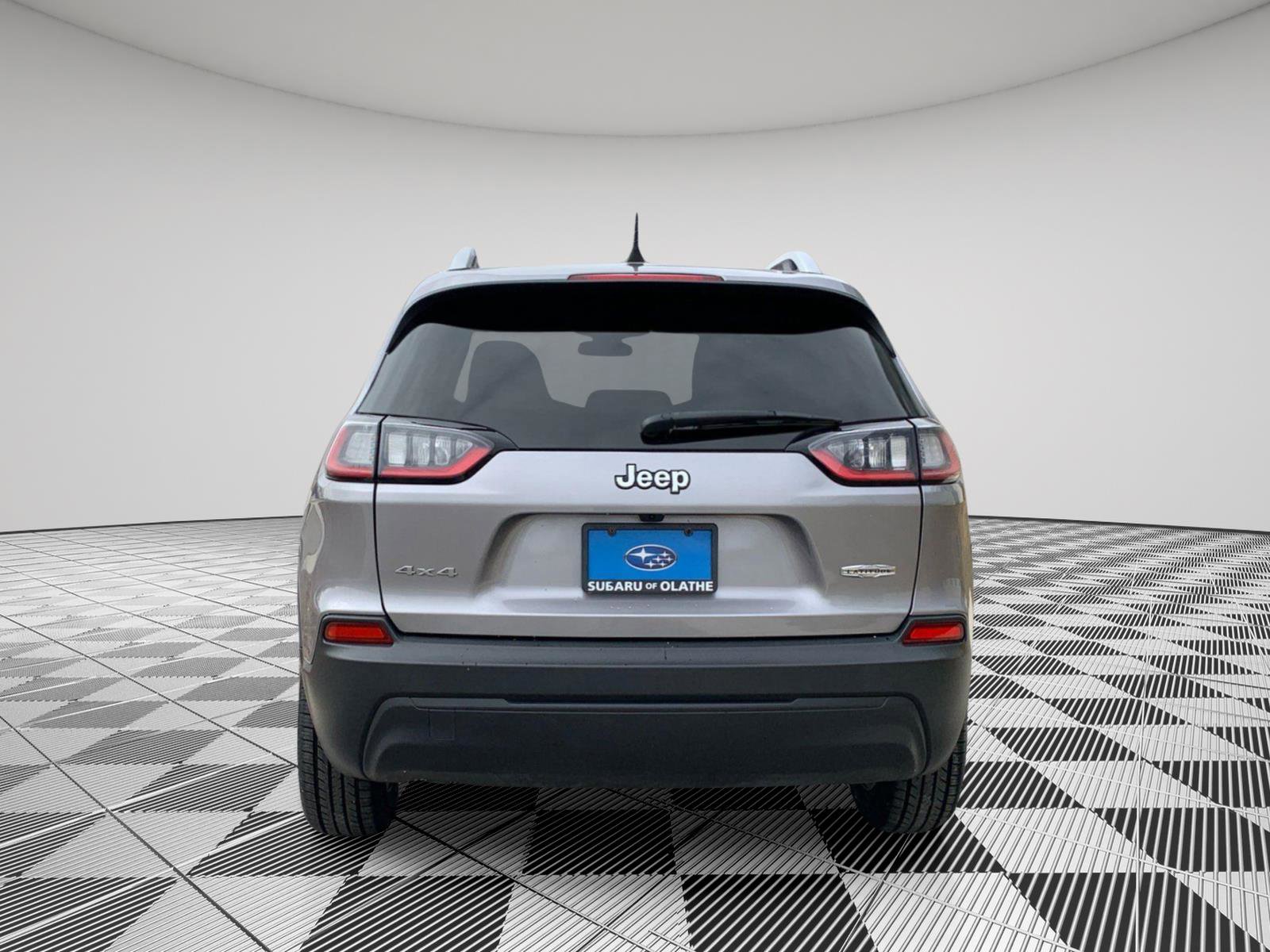 Used 2020 Jeep Cherokee Latitude w/ Cold Weather Group image 9