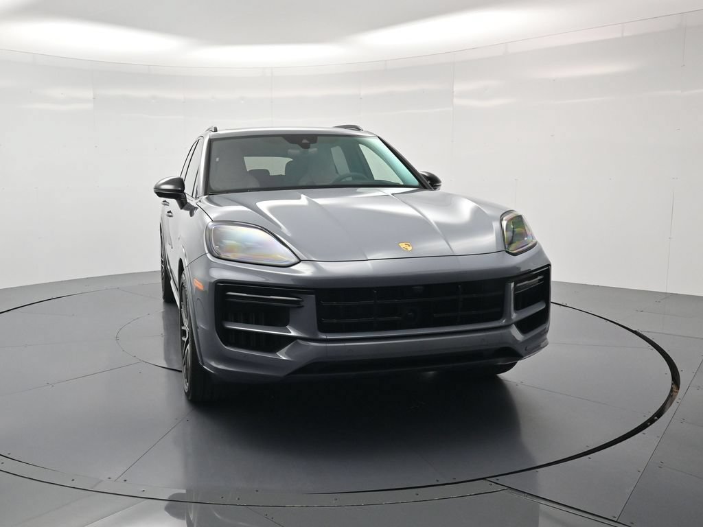 Certified 2024 Porsche Cayenne Turbo AWD/4WD image 40