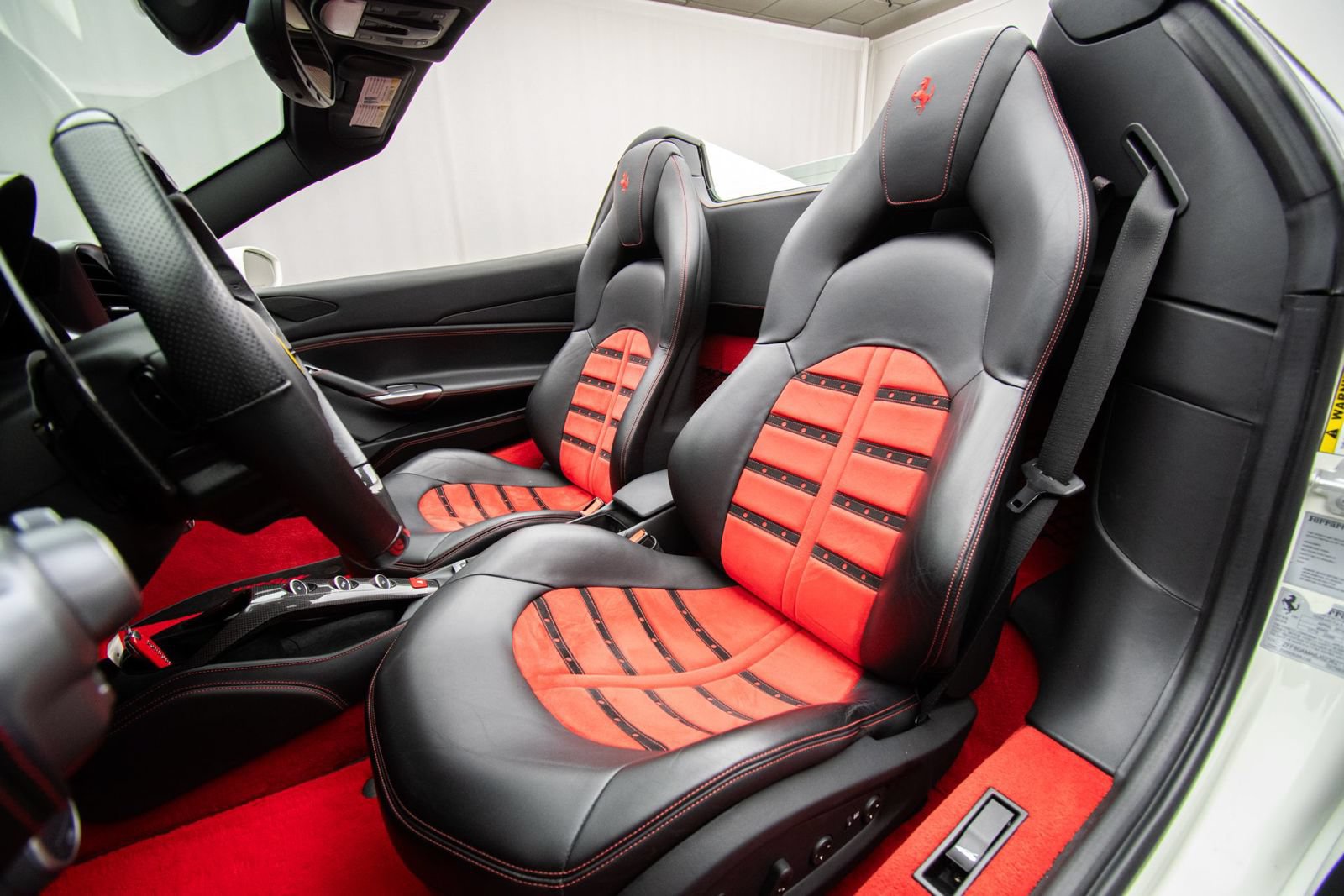 Used 2018 Ferrari 488 Spider RWD image 19
