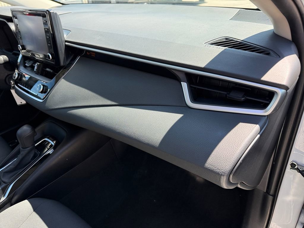Used 2022 Toyota Corolla LE image 16