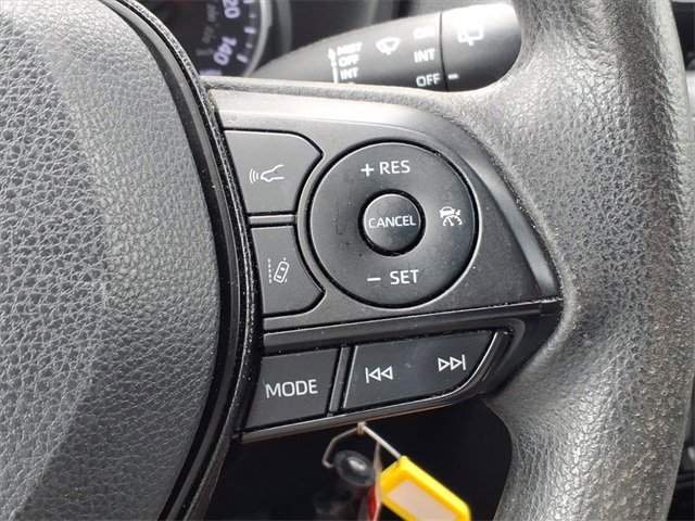 Used 2019 Toyota RAV4 LE image 23