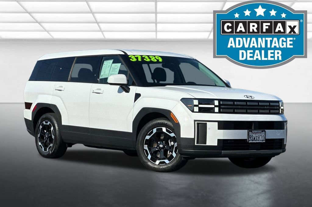 Used 2025 Hyundai Santa Fe SE image 2