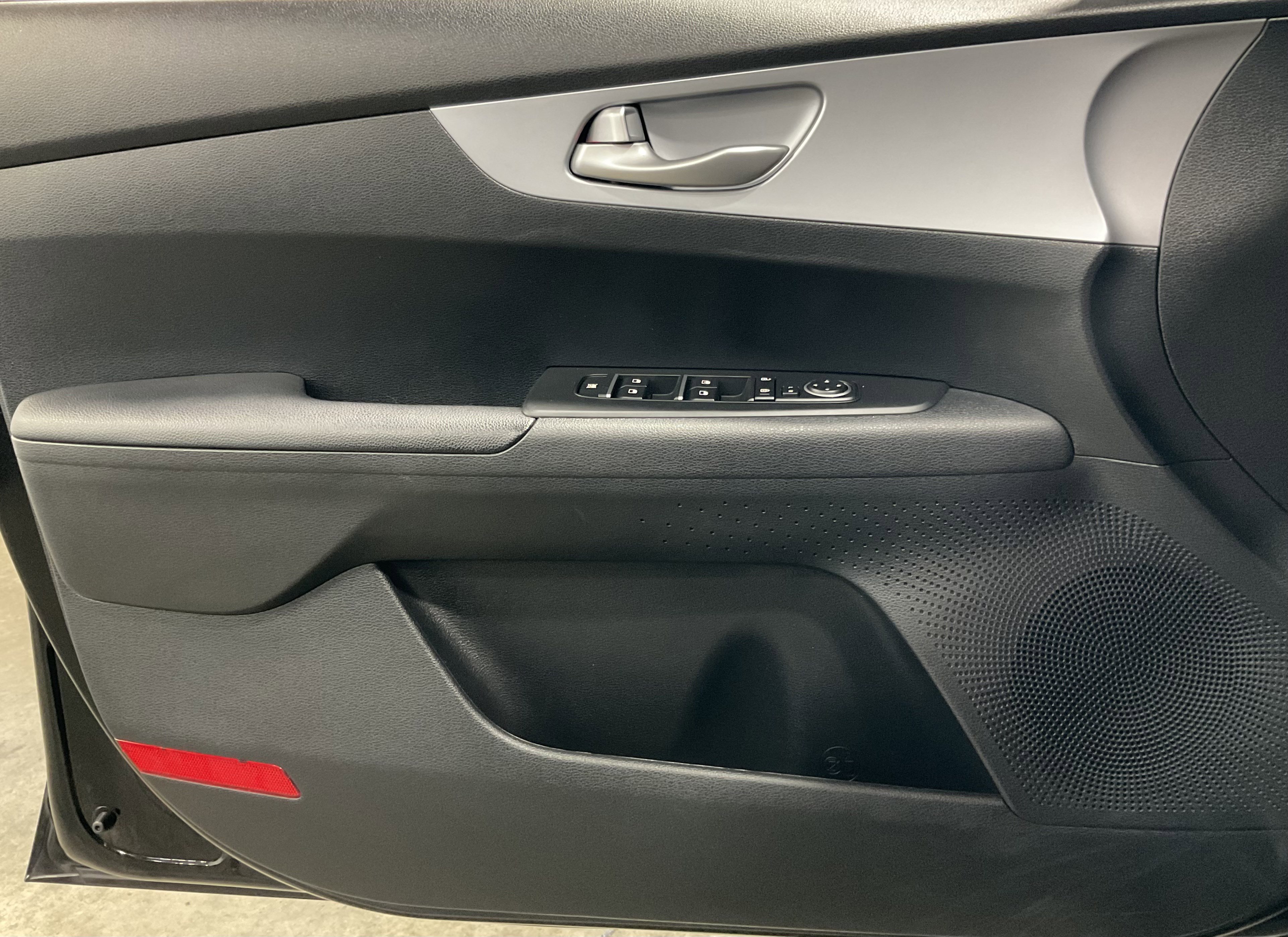 Used 2023 Kia Forte LXS FWD image 24