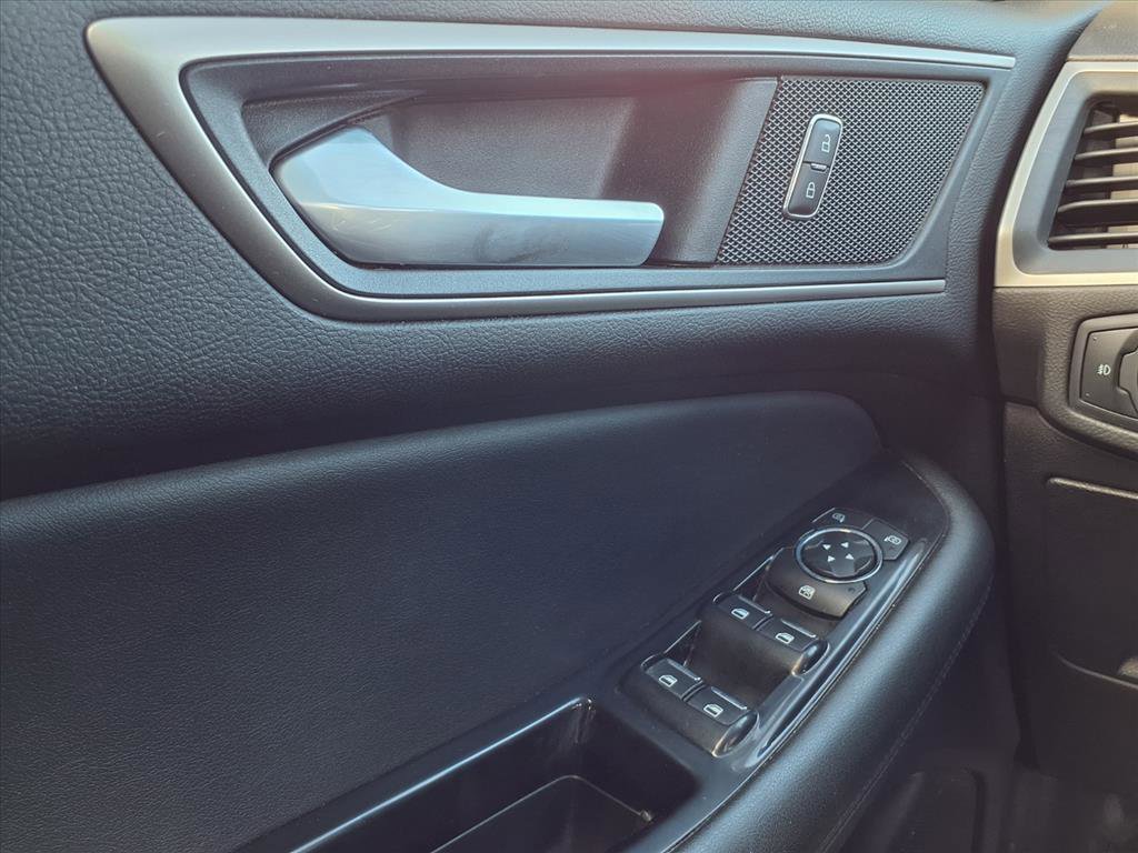 Used 2019 Ford Edge SEL w/ Equipment Group 201A image 20