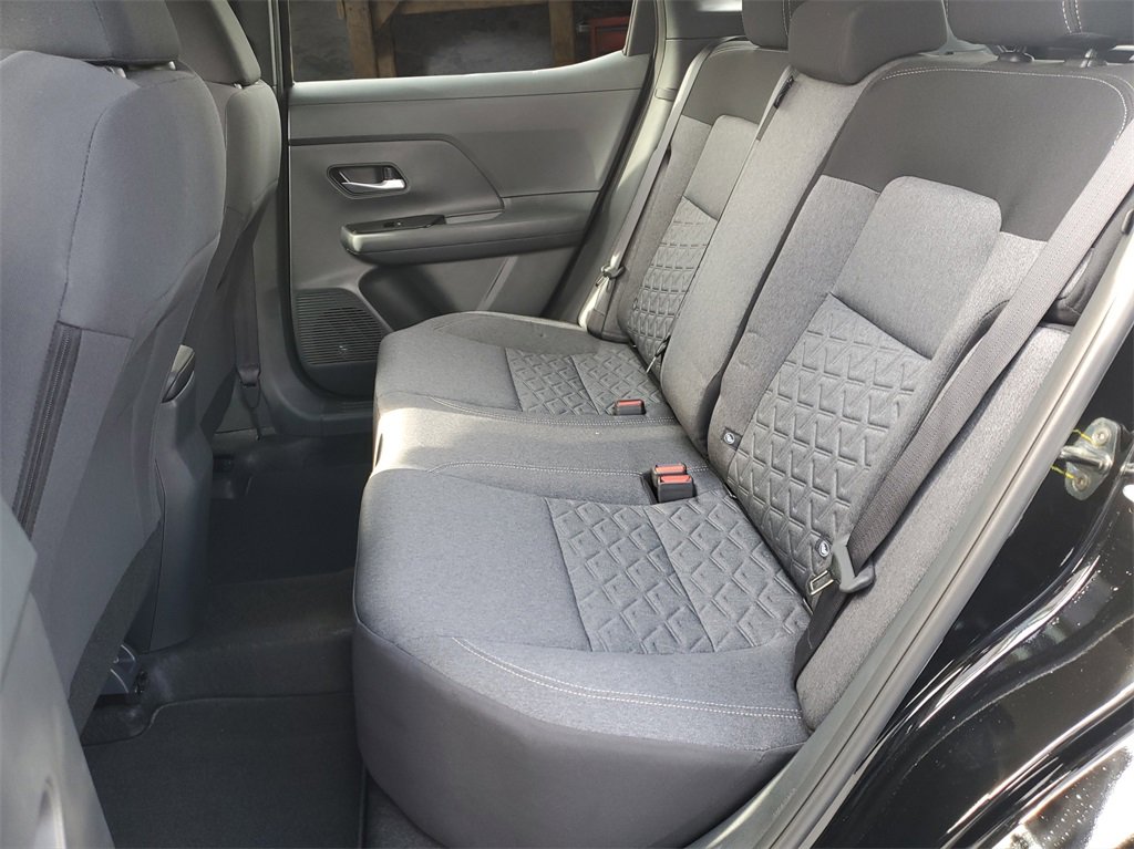 Used 2025 Nissan Kicks SV image 37