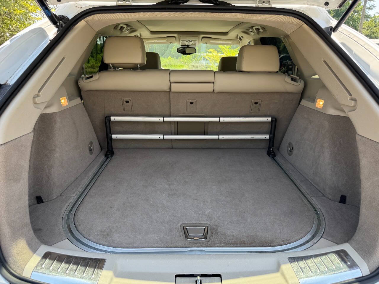 Used 2011 Cadillac SRX Luxury FWD image 12