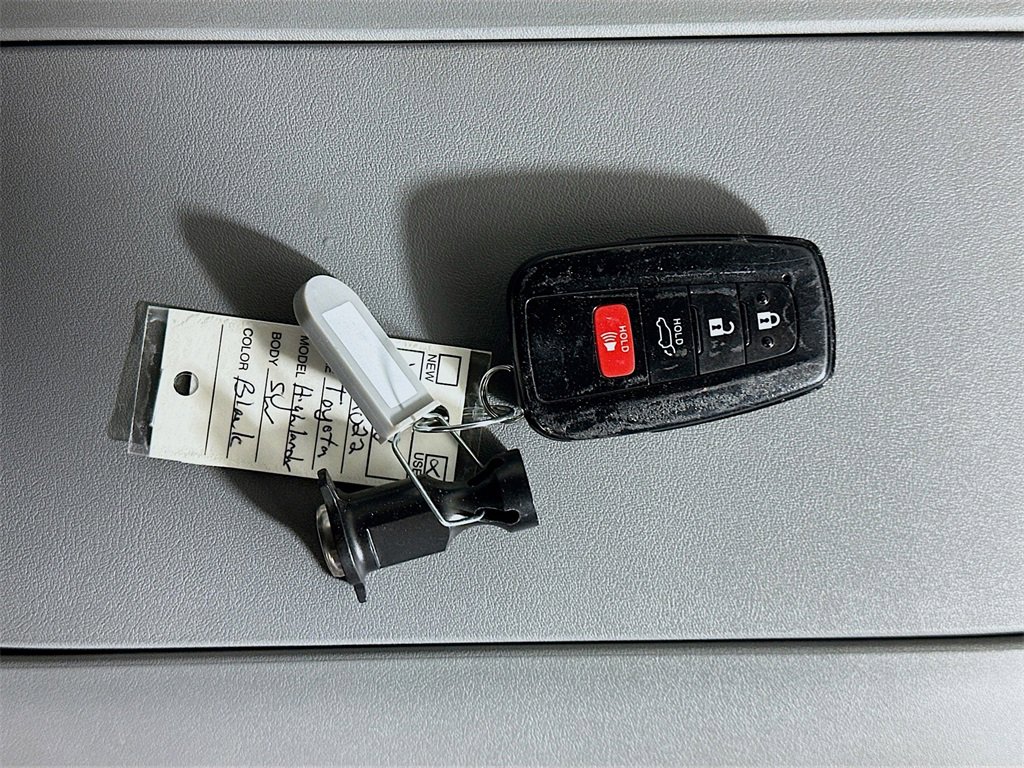 Used 2022 Toyota Highlander LE image 34