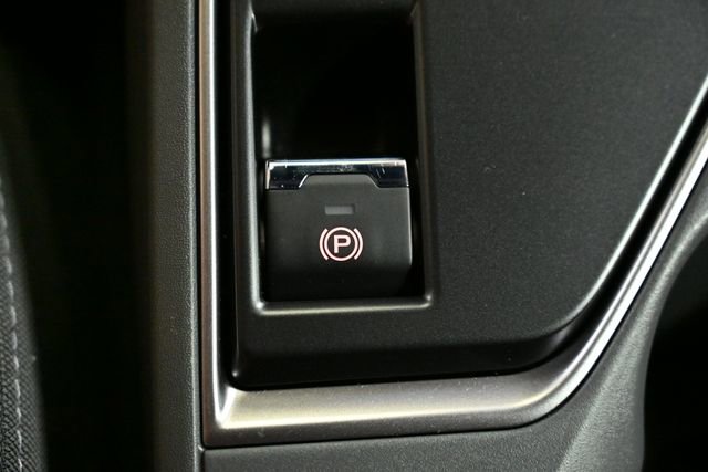 Certified 2025 Subaru Crosstrek 2.0i Premium image 30