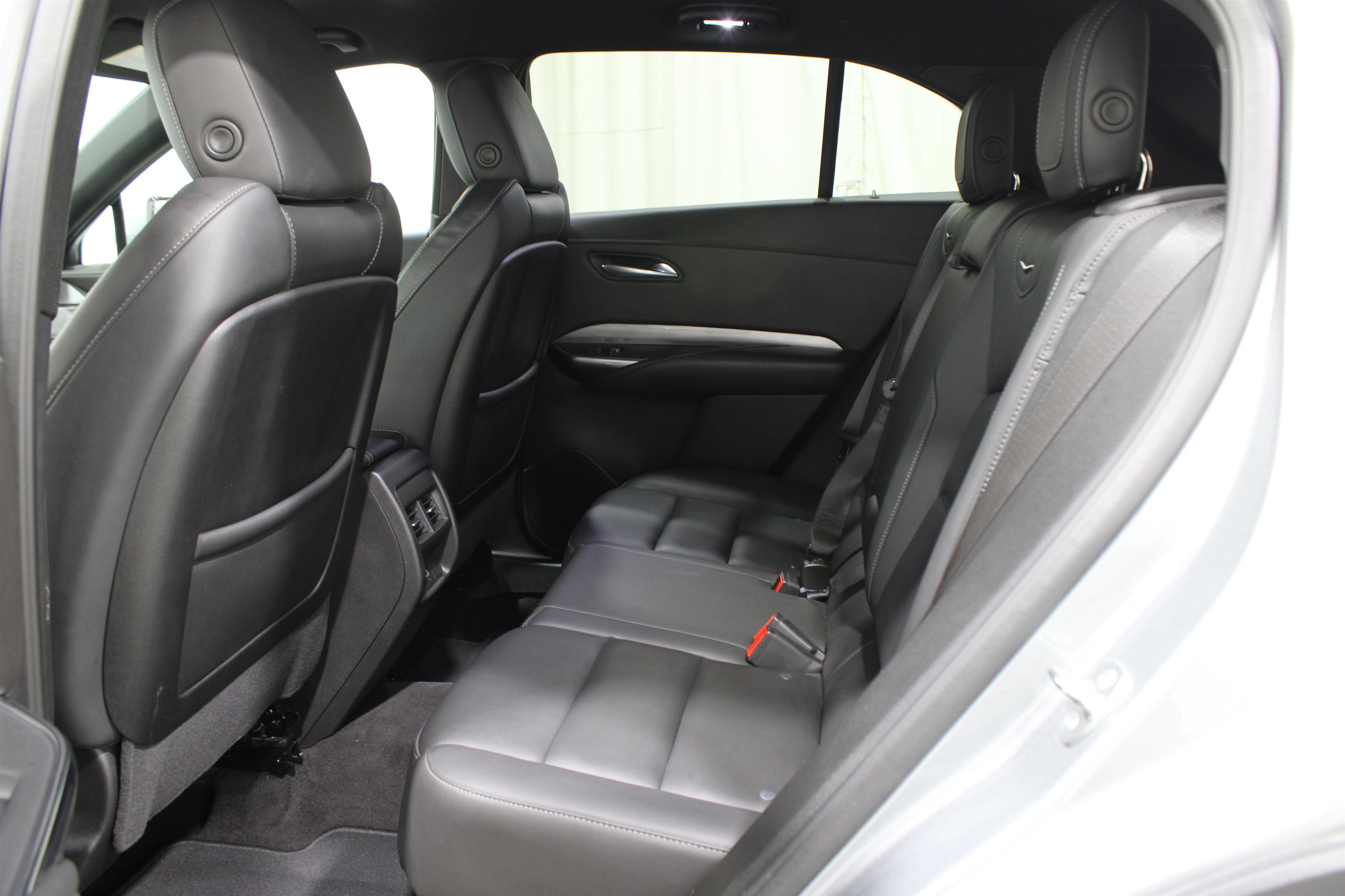 Used 2025 Cadillac XT4 Premium Luxury image 24