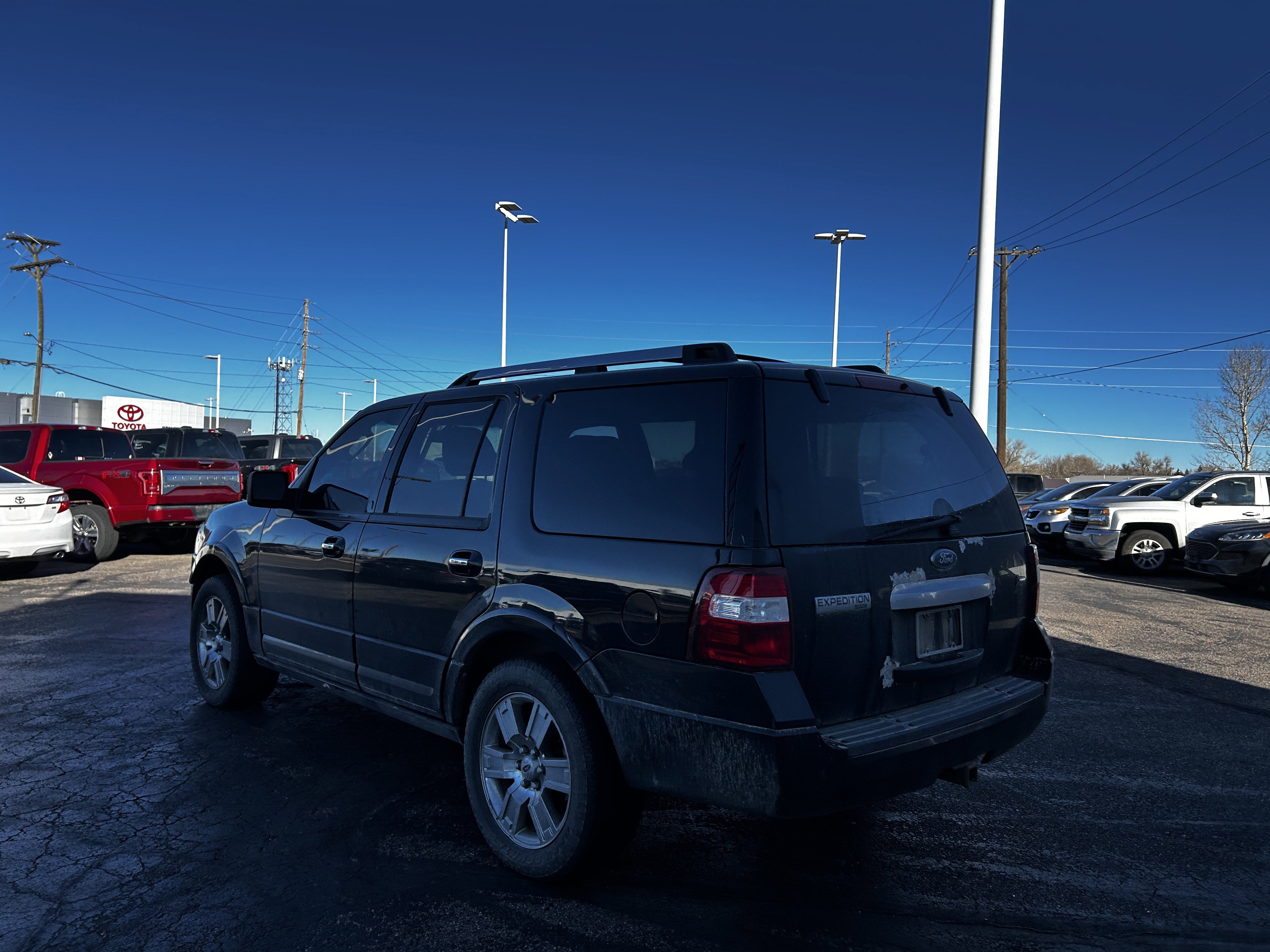 Used 2010 Ford Expedition Limited image 3