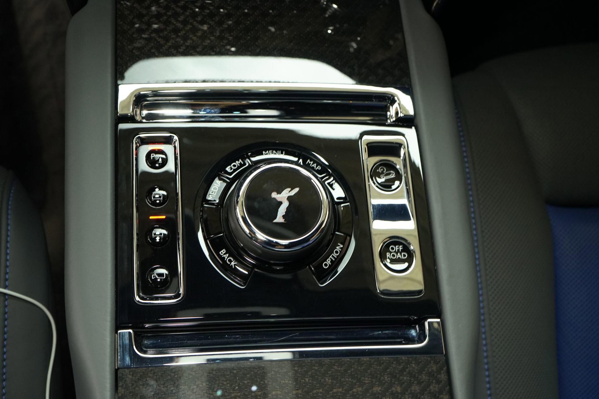 Used 2023 Rolls-Royce Cullinan Black Badge w/ Driver's Package image 23