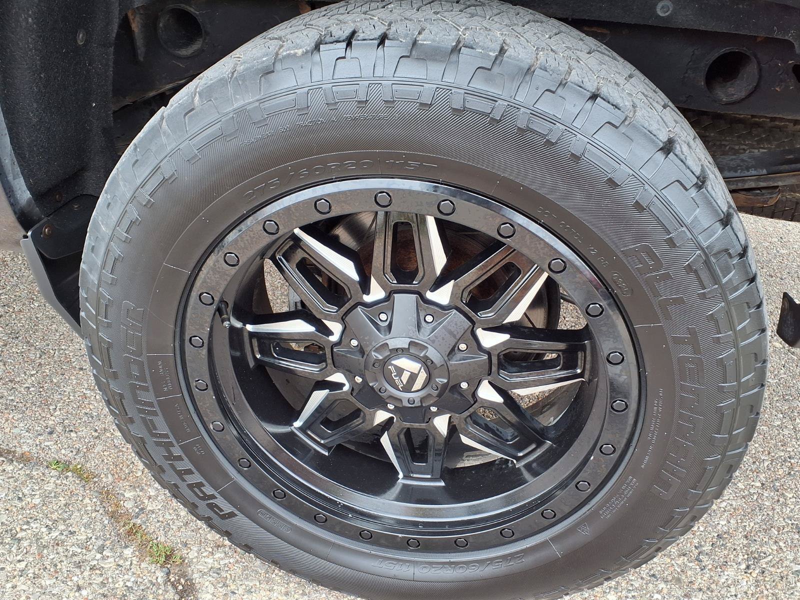 Used 2017 Chevrolet Silverado 1500 LT w/ Midnight Edition AWD/4WD image 9
