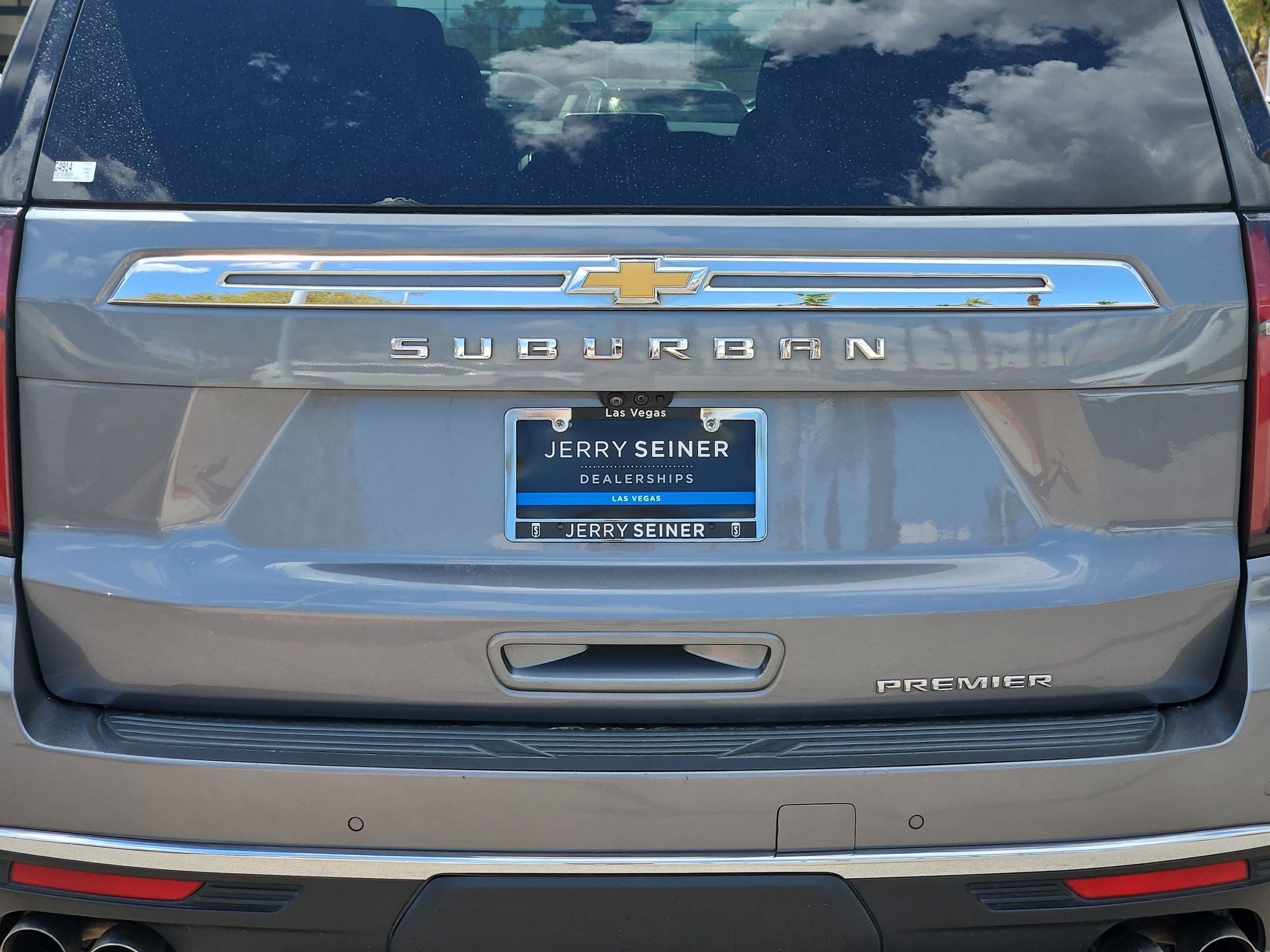 Certified 2021 Chevrolet Suburban Premier w/ Premium Package RWD image 13